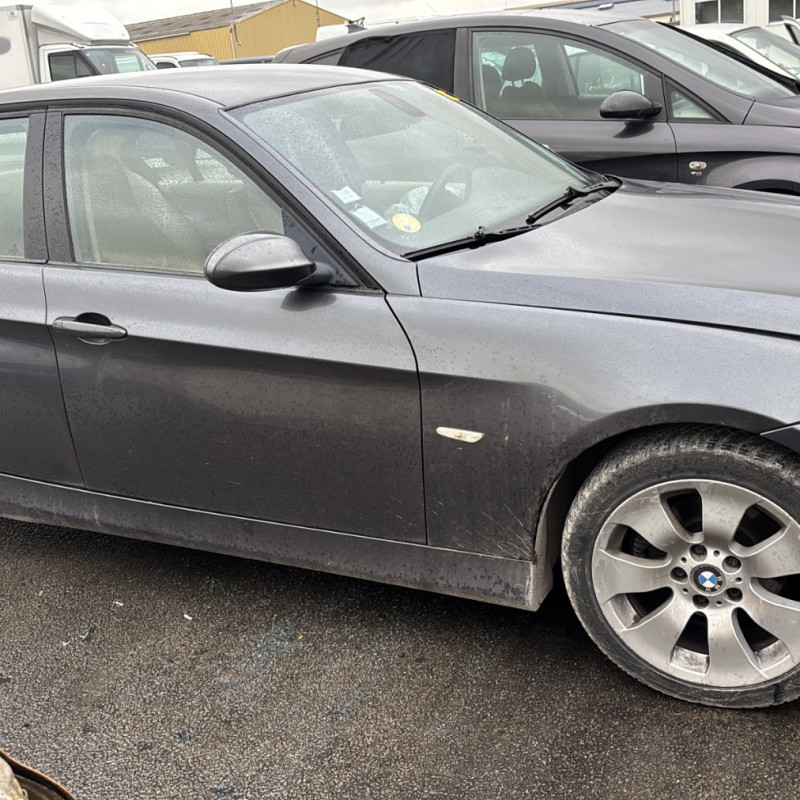 BMW SERIE 3 E90 PHASE 1 320d 2.0D - 16V TURBO Photo n°15