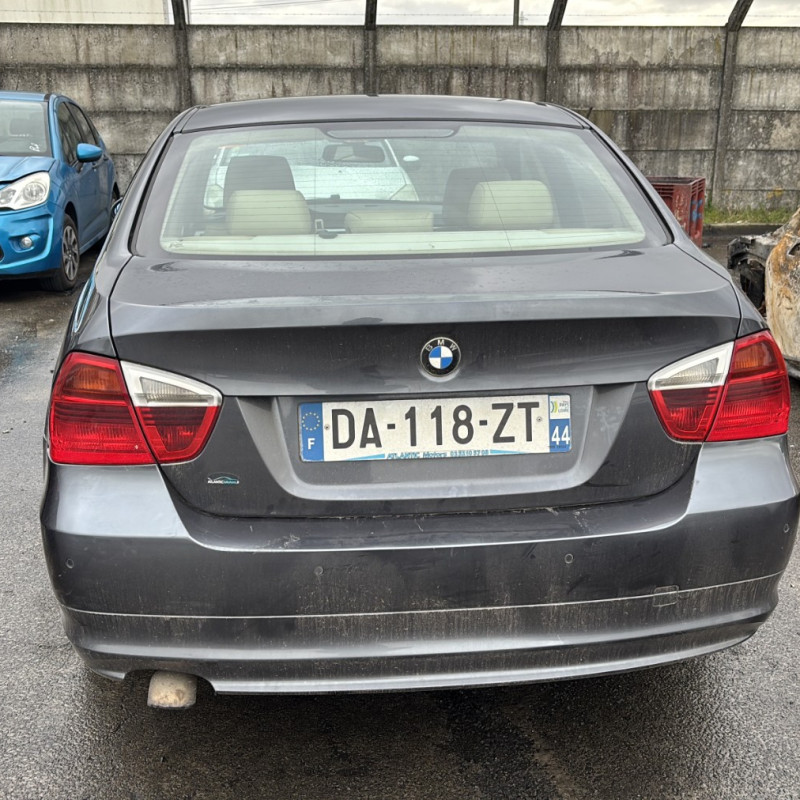BMW SERIE 3 E90 PHASE 1 320d 2.0D - 16V TURBO Photo n°17