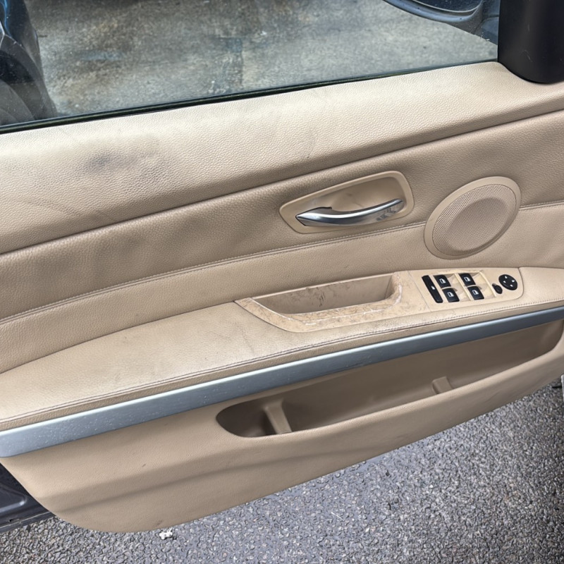 BMW SERIE 3 E90 PHASE 1 320d 2.0D - 16V TURBO Photo n°21