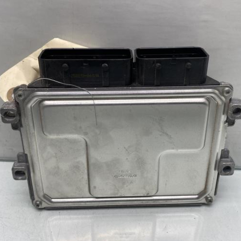 Calculateur moteur PEUGEOT 208 1 Photo n°4