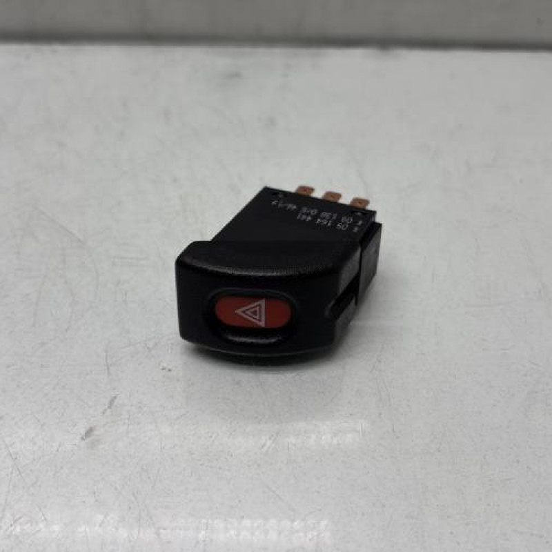 Bouton de warning OPEL CORSA B Photo n°1