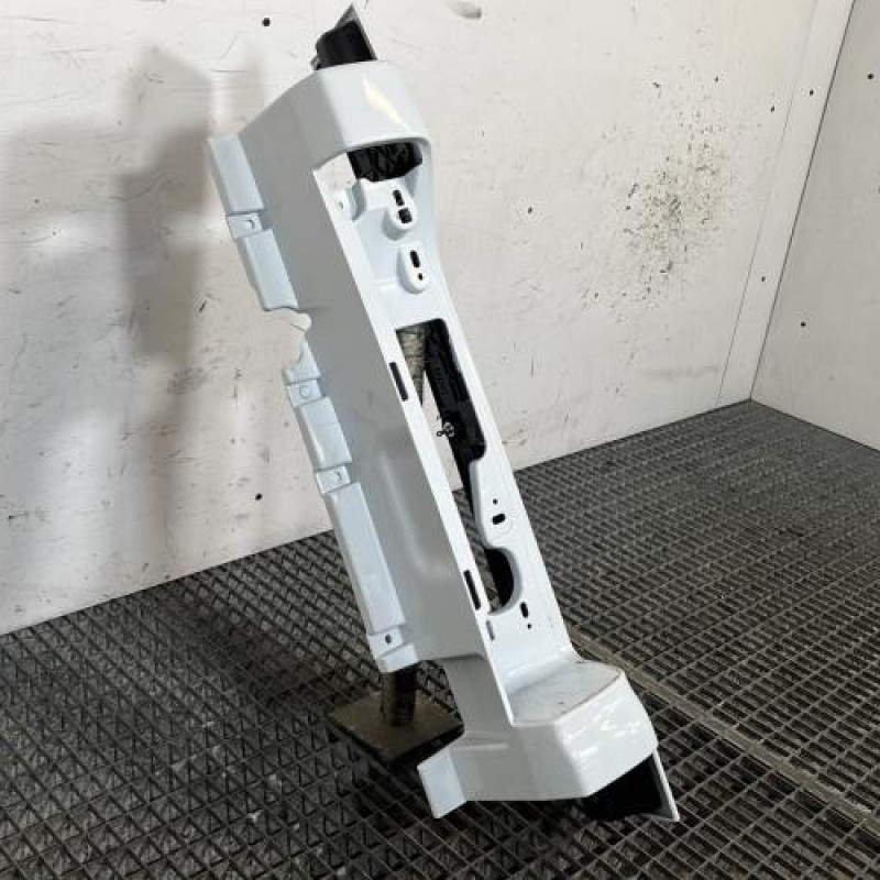 Enjoliveur de feu arriere droit NISSAN PRIMASTAR 2 Photo n°3