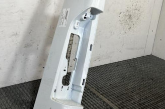 Enjoliveur de feu arriere gauche NISSAN PRIMASTAR 2