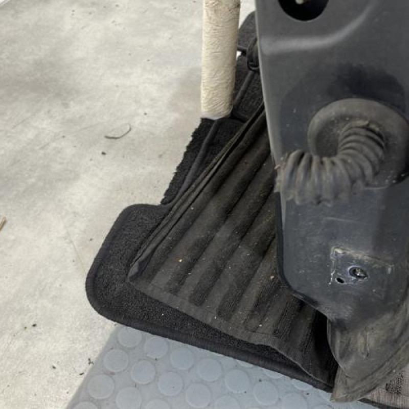 Porte avant gauche PEUGEOT 208 1 Photo n°5