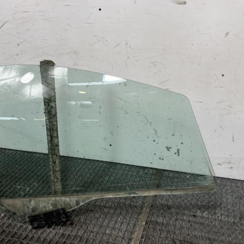 Vitre avant droit VOLKSWAGEN FOX Photo n°2