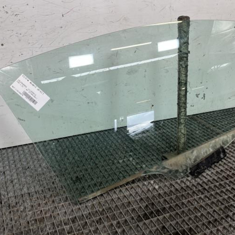 Vitre avant droit VOLKSWAGEN FOX Photo n°3