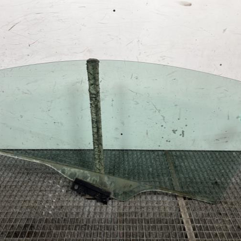 Vitre avant droit VOLKSWAGEN FOX Photo n°4