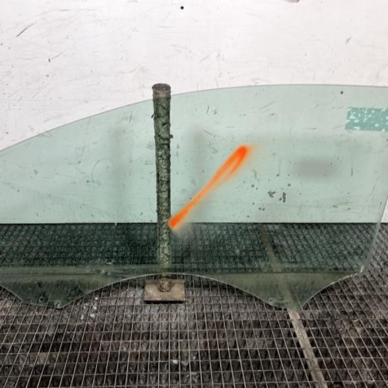 Vitre avant droit CITROEN C2 Photo n°4