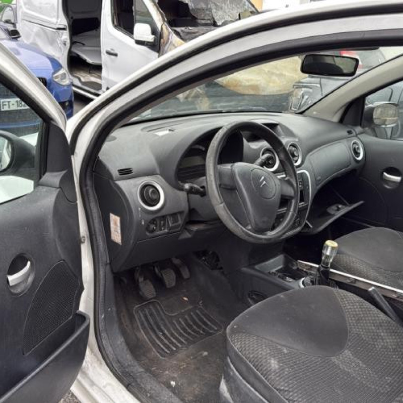 Vitre avant droit CITROEN C2 Photo n°13