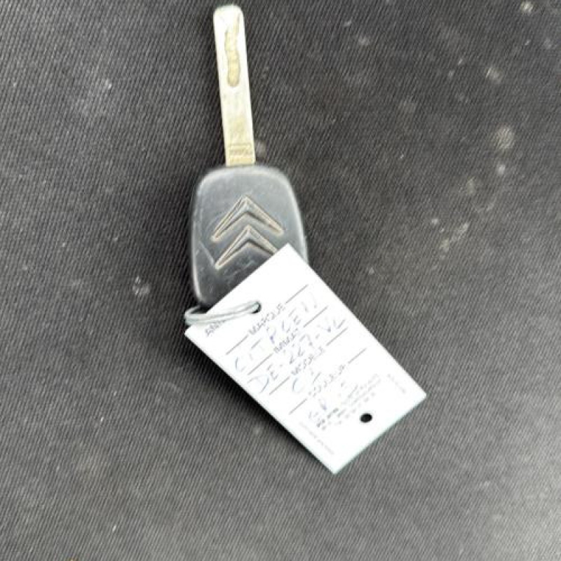 Vitre avant droit CITROEN C2 Photo n°19