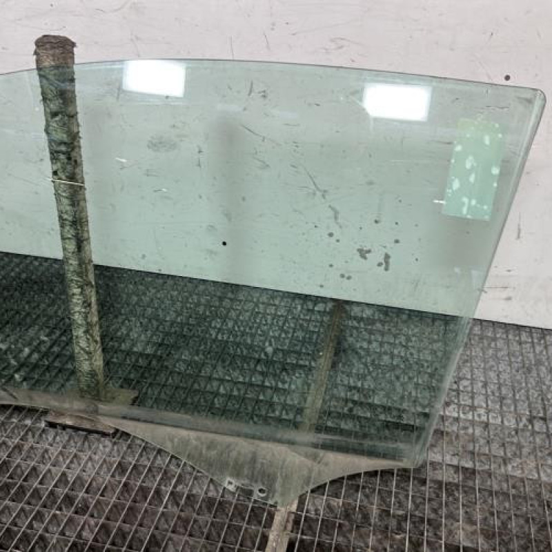 Vitre avant gauche CITROEN C2 Photo n°3