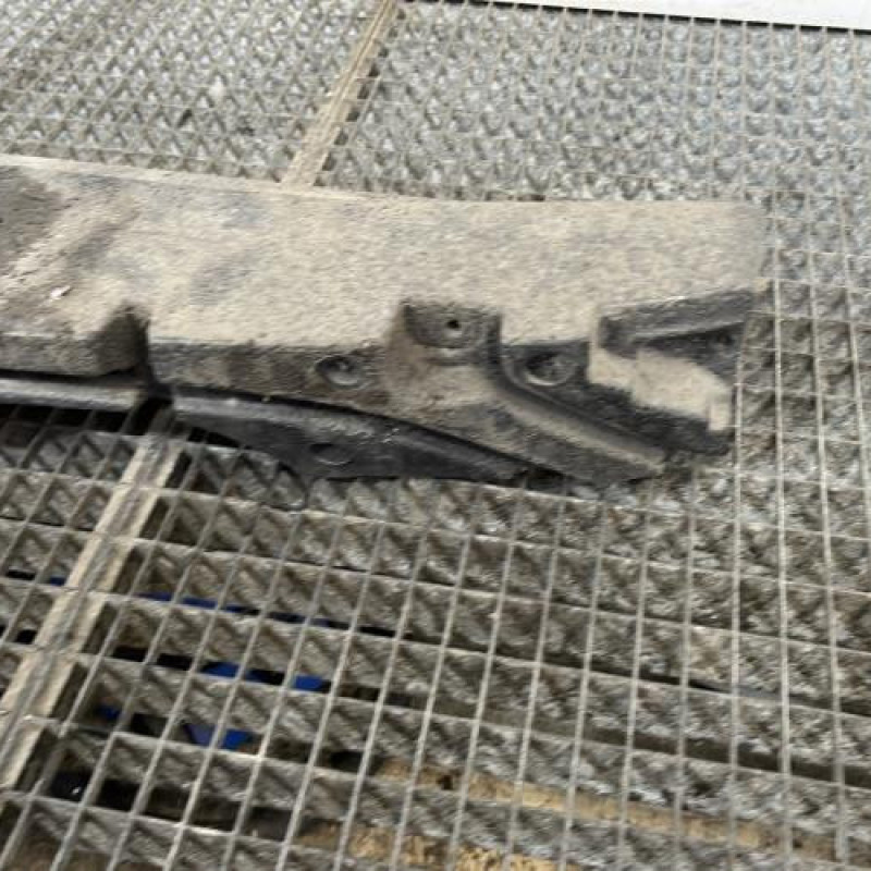 Renfort pare choc arriere (traverse) FORD FIESTA 6 Photo n°3