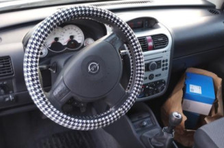 Aile avant droit OPEL CORSA C