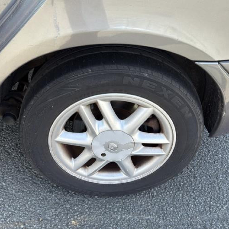 Aile avant gauche RENAULT SCENIC 1 Photo n°19