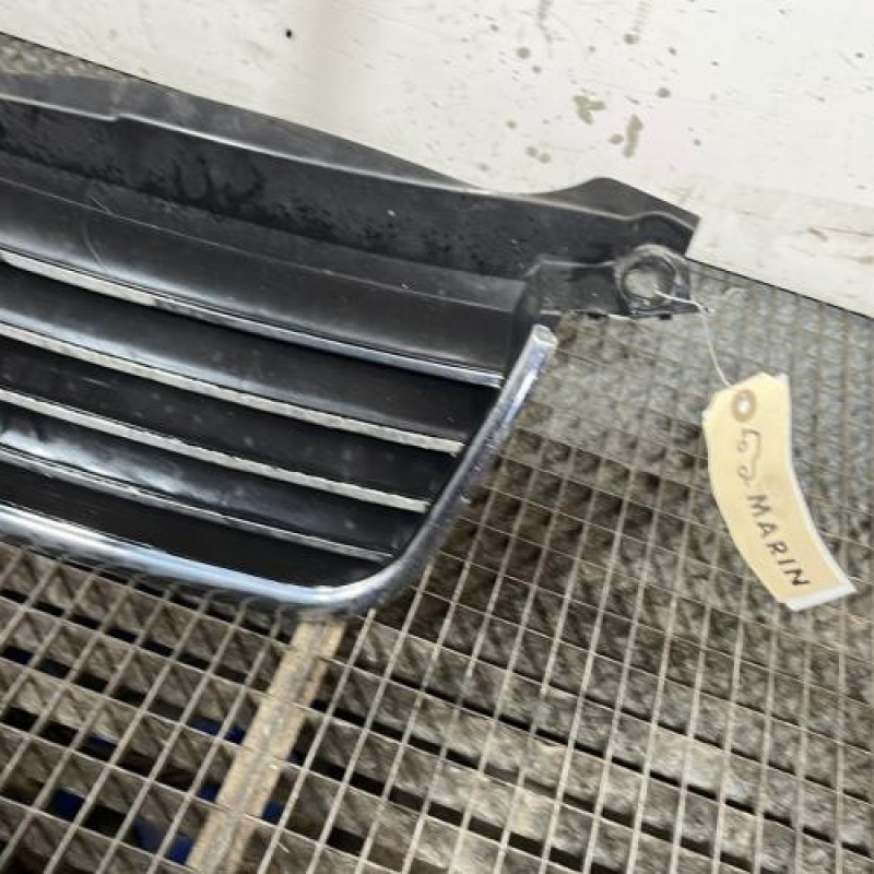 Calandre VOLKSWAGEN PASSAT 4 Photo n°3