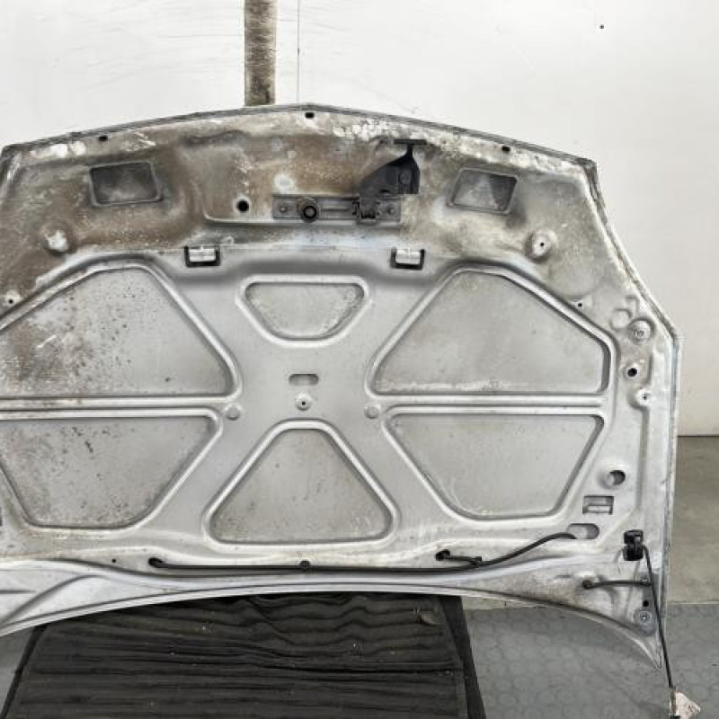 Capot RENAULT CLIO 2 CAMPUS Photo n°6