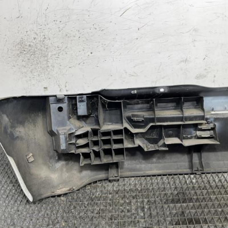 Pare choc arriere RENAULT CLIO 2 CAMPUS Photo n°6