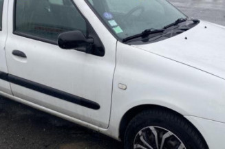 Pare choc arriere RENAULT CLIO 2 CAMPUS