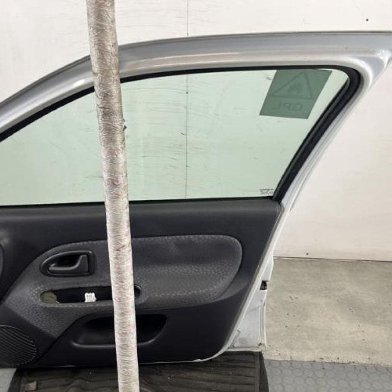 Porte avant droit RENAULT CLIO 2 CAMPUS Photo n°6