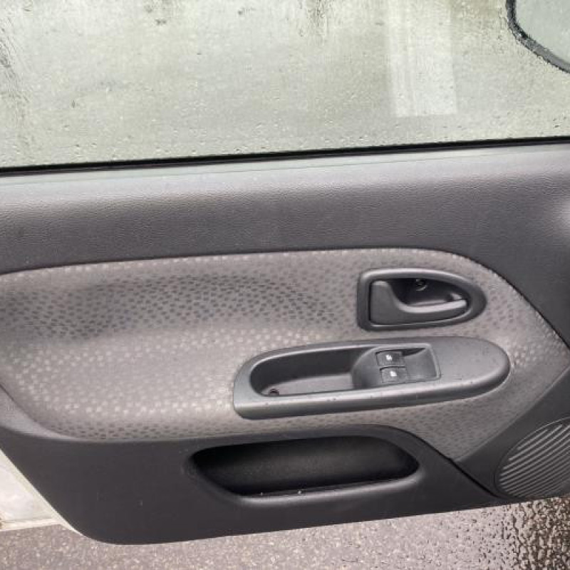 Pare boue arriere gauche RENAULT CLIO 2 CAMPUS Photo n°13