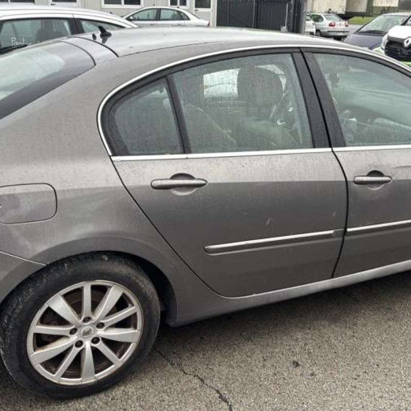 Pare choc arriere RENAULT LAGUNA 3 Photo n°15