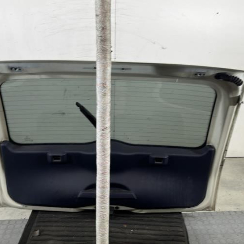 Malle/Hayon arriere PEUGEOT 1007 Photo n°7