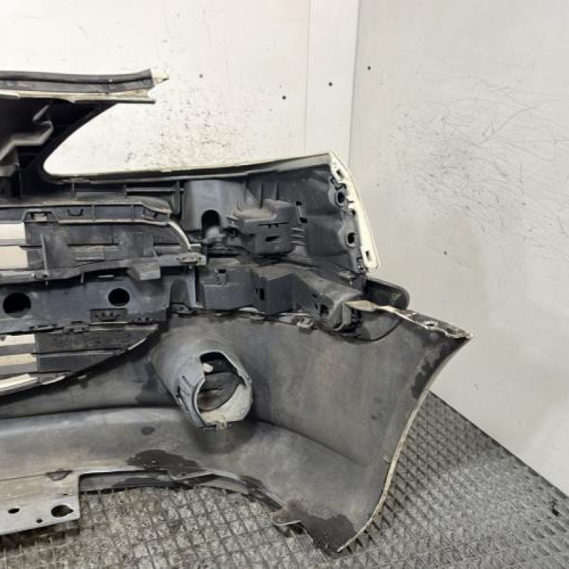 Pare choc avant PEUGEOT 1007 Photo n°4