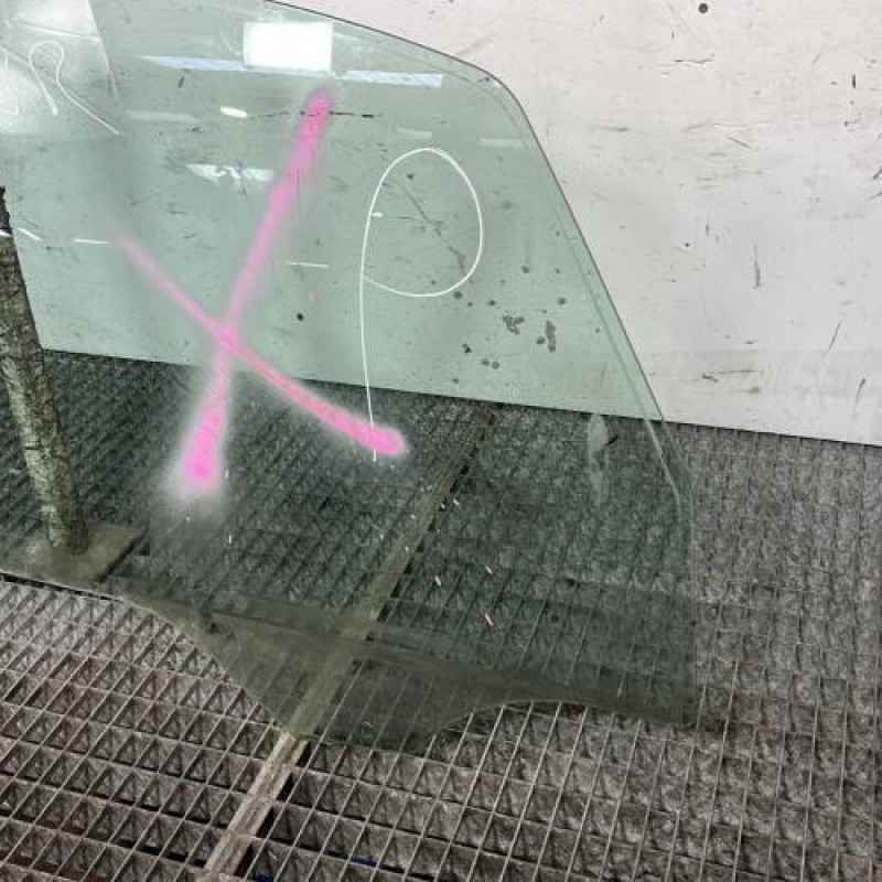 Vitre avant droit PEUGEOT 1007 Photo n°2