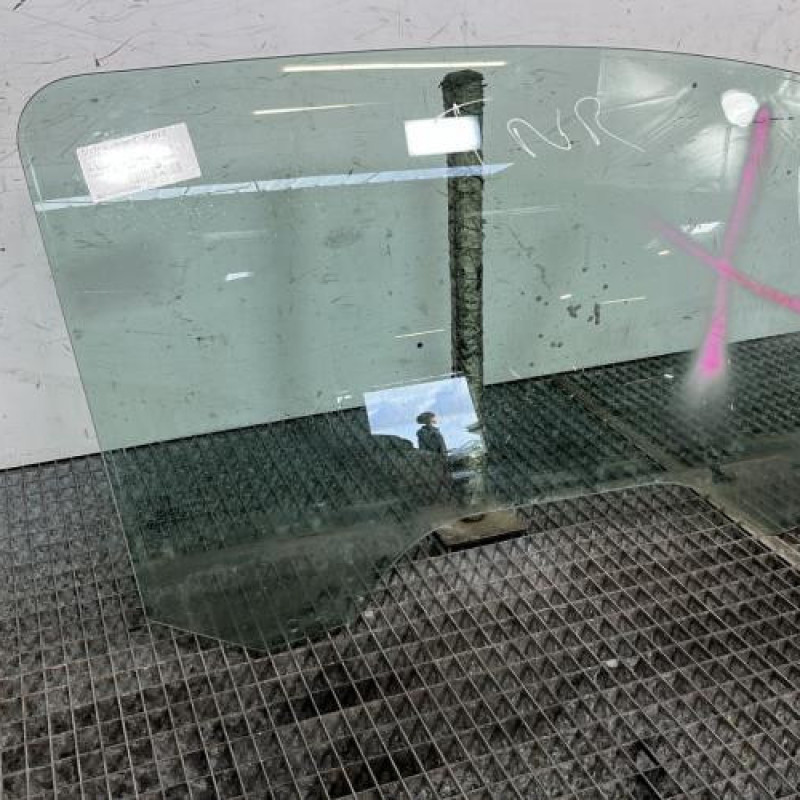 Vitre avant droit PEUGEOT 1007 Photo n°3