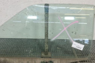 Vitre avant gauche PEUGEOT 106 Photo n°1