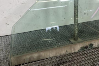 Vitre avant gauche PEUGEOT 106