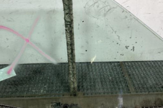 Vitre avant gauche PEUGEOT 106