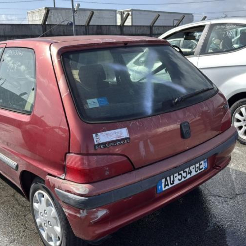 Vitre avant gauche PEUGEOT 106 Photo n°8