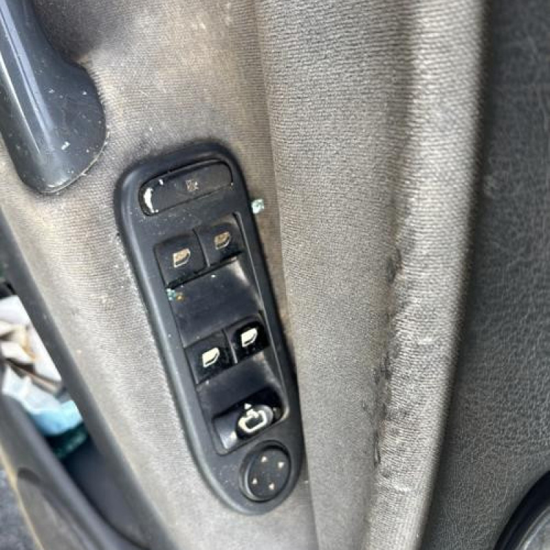 Feu arriere principal droit (feux) CITROEN C5 1 Photo n°13