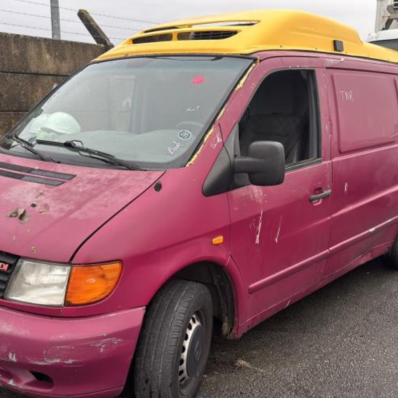 Calandre MERCEDES VITO 638 Photo n°5