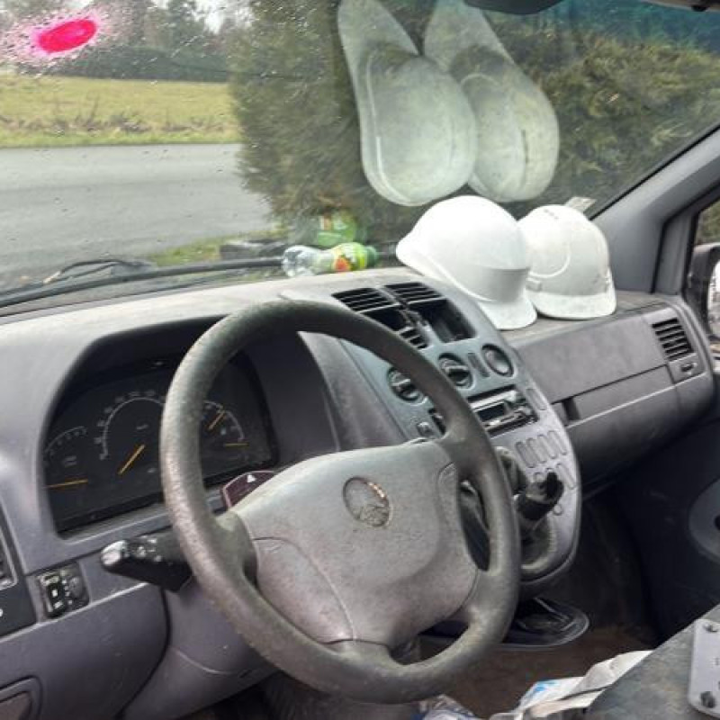 Calandre MERCEDES VITO 638 Photo n°15