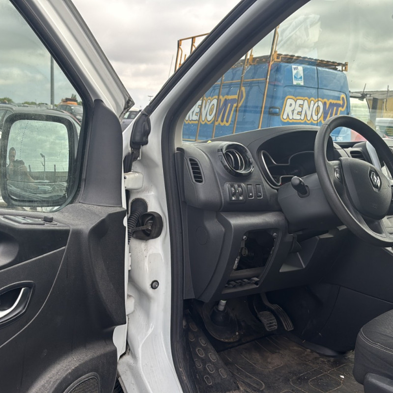 RENAULT TRAFIC 3 COURT PHASE 2 2.0 BLUE DCI - 16V TURBO Photo n°9