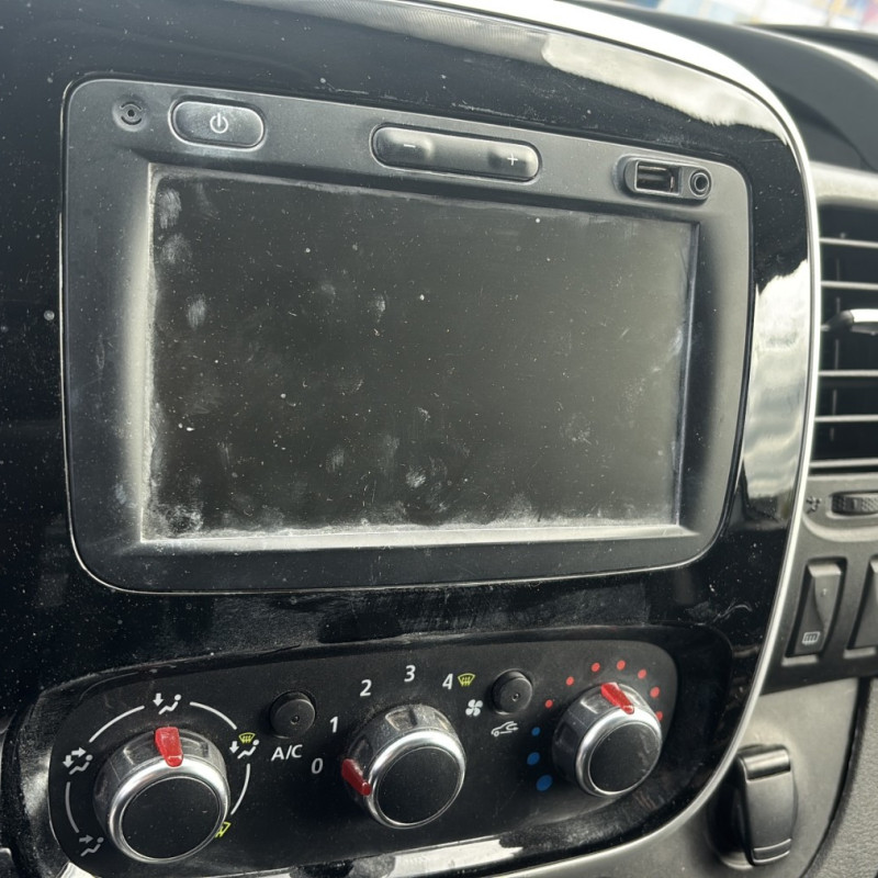 RENAULT TRAFIC 3 COURT PHASE 2 2.0 BLUE DCI - 16V TURBO Photo n°12