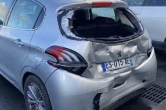 Vitre arriere gauche PEUGEOT 208 1