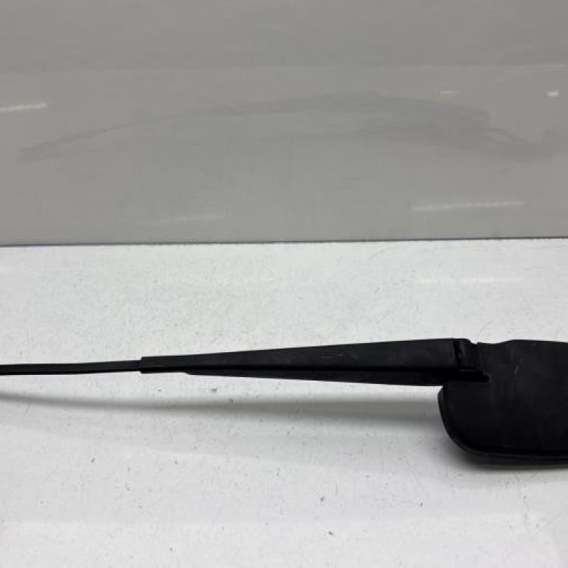 Bras essuie glace avant droit MERCEDES CLASSE A 176 Photo n°1