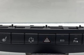 Bouton de warning MERCEDES CLASSE A 176 Photo n°1