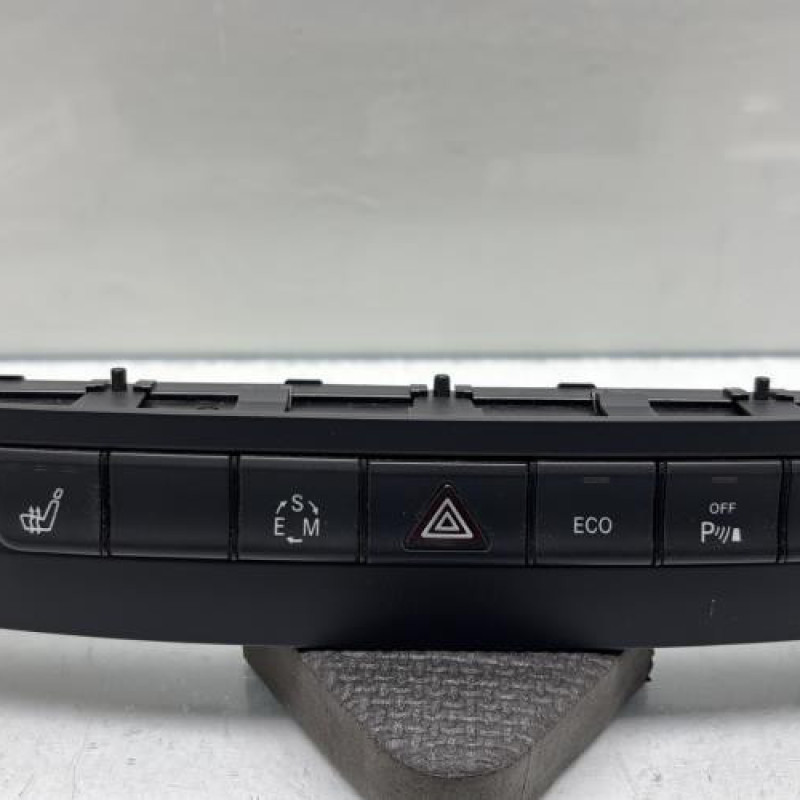 Bouton de warning MERCEDES CLASSE A 176 Photo n°1