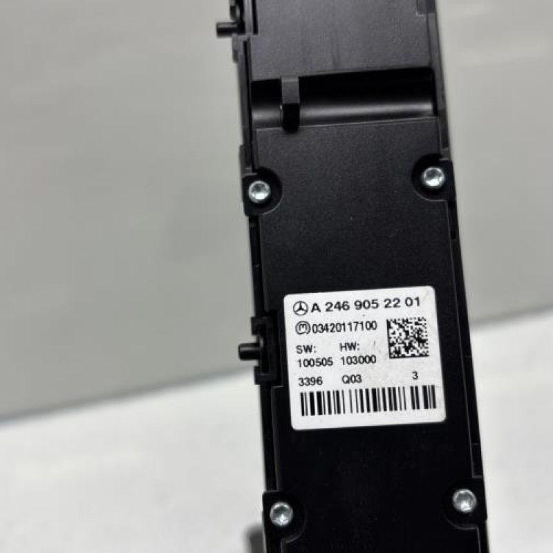 Bouton de warning MERCEDES CLASSE A 176 Photo n°4