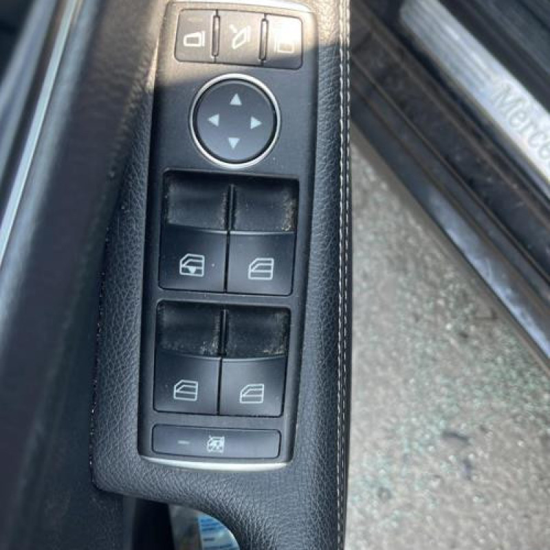 Bouton de warning MERCEDES CLASSE A 176 Photo n°15