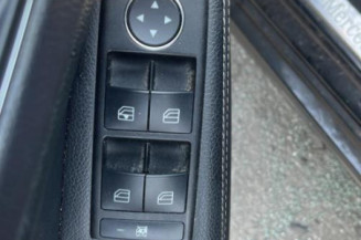 Pretensionneur de ceinture avant gauche MERCEDES CLASSE A 176