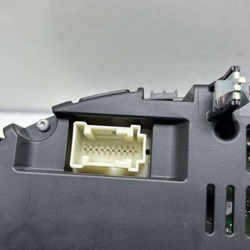 Compteur MERCEDES CLASSE A 176 Photo n°4