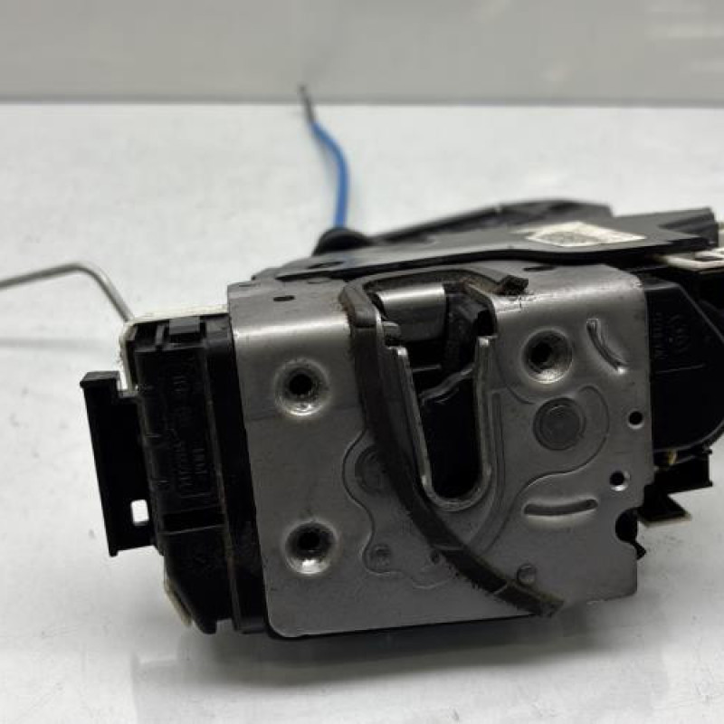 Serrure avant gauche MERCEDES CLASSE A 176 Photo n°8