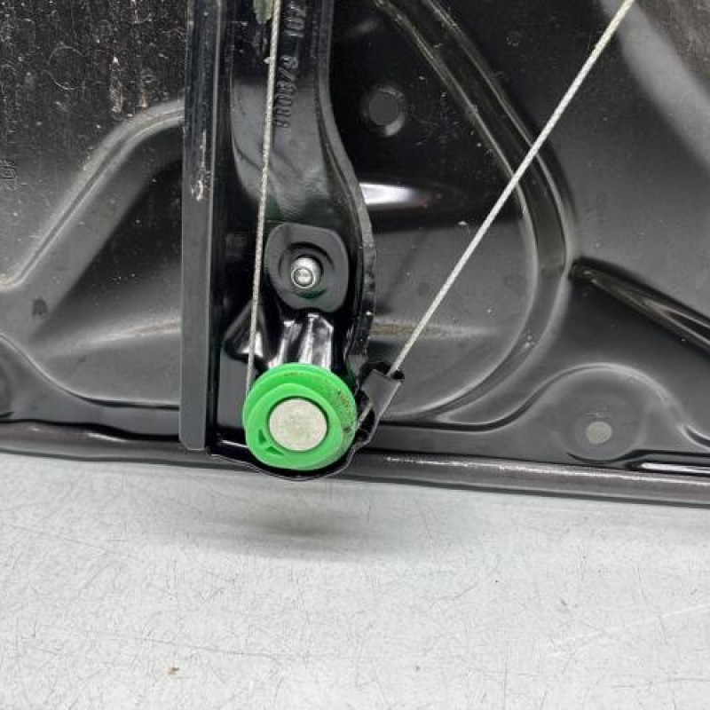 Leve vitre electrique arriere gauche VOLKSWAGEN PASSAT 6 Photo n°3