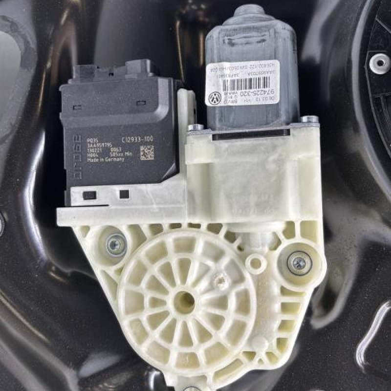 Leve vitre electrique arriere gauche VOLKSWAGEN PASSAT 6 Photo n°6
