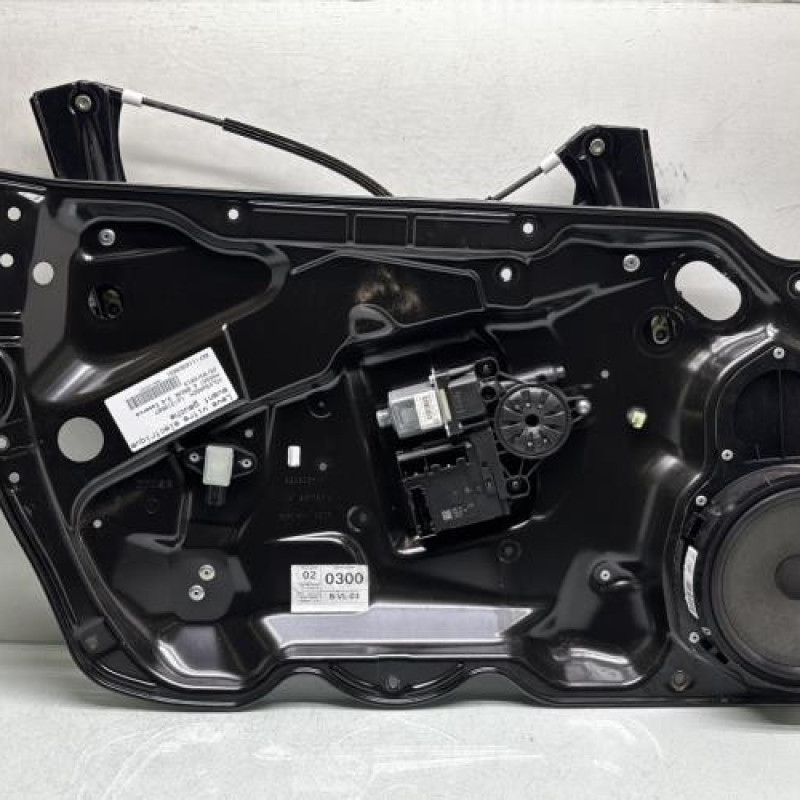 Leve vitre electrique avant gauche VOLKSWAGEN PASSAT 6 Photo n°1